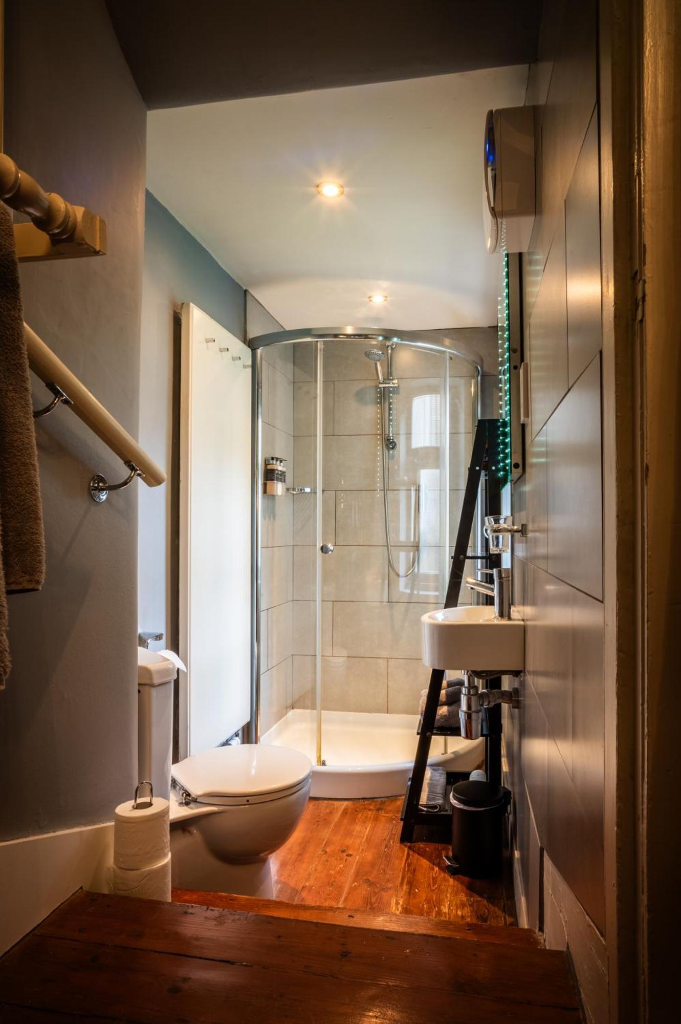 Six Brunton Place Guest House Эдинбург Экстерьер фото